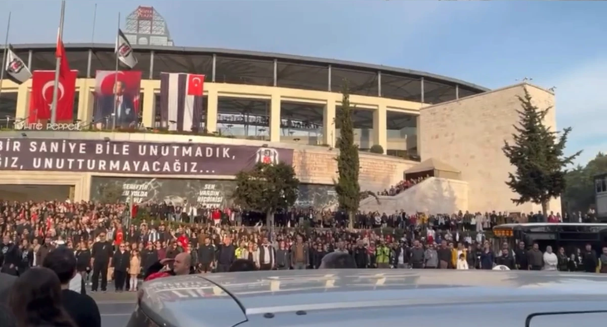 Saat 09.05 | Dolmabahçe’de Zaman Durdu